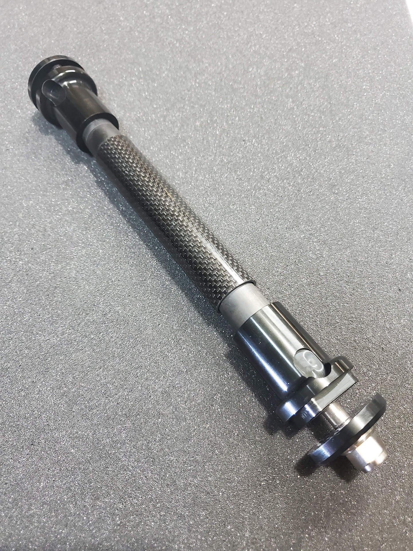 100% Carbon Fiber Axle